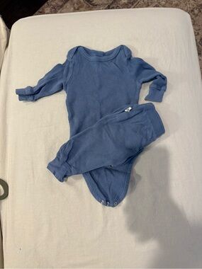 Ribbed Long-Sleeve Baby Bodysuit in Blue